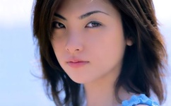 坤是放在女生的前面还是后面